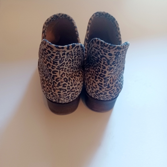 Lucky Brand Baley 2 Leopard Print Ankle Bootie Size 5 M - Picture 3 of 6